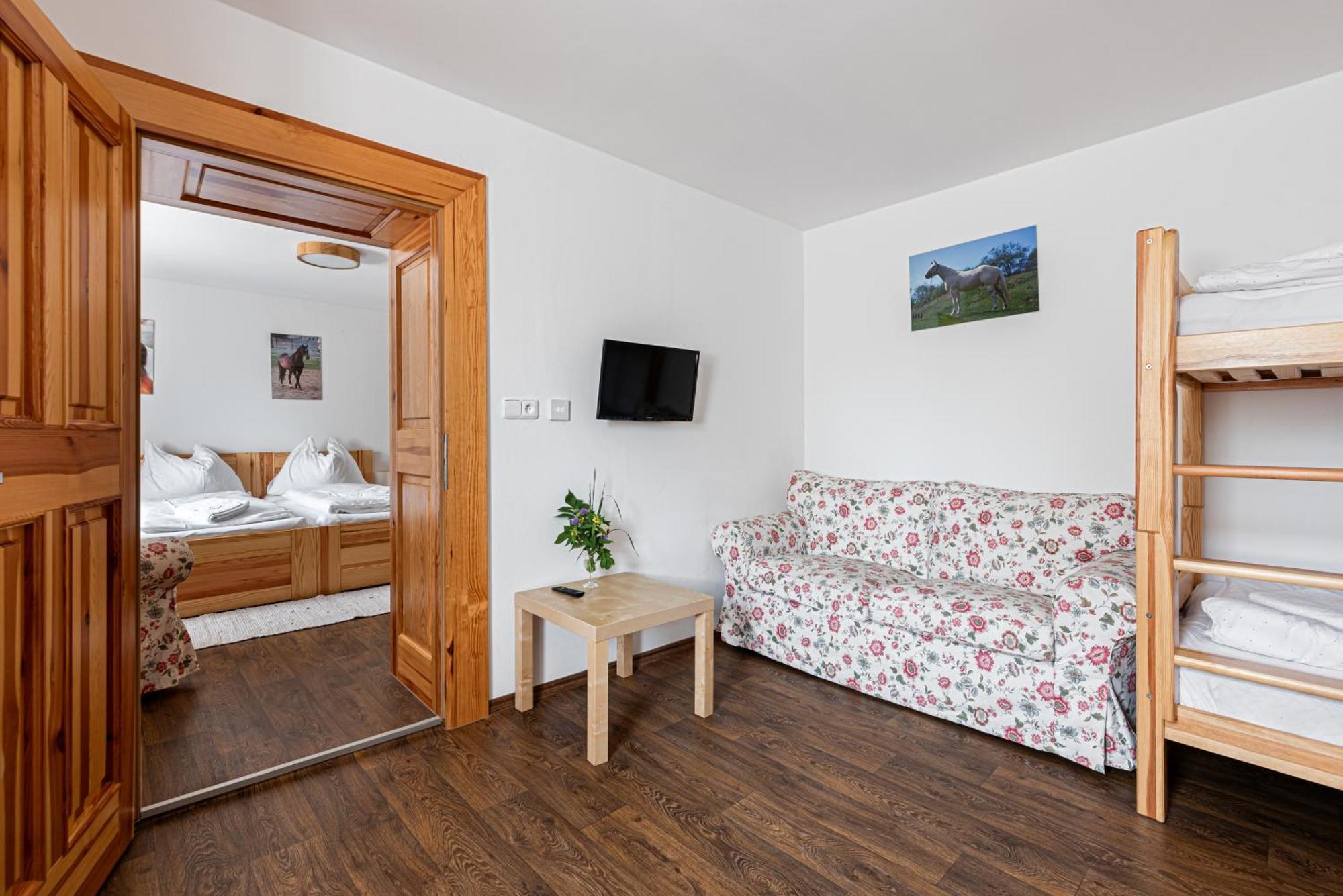 Rekreační a jezdecký areál Equifarm Villa Jevišovice Exterior foto