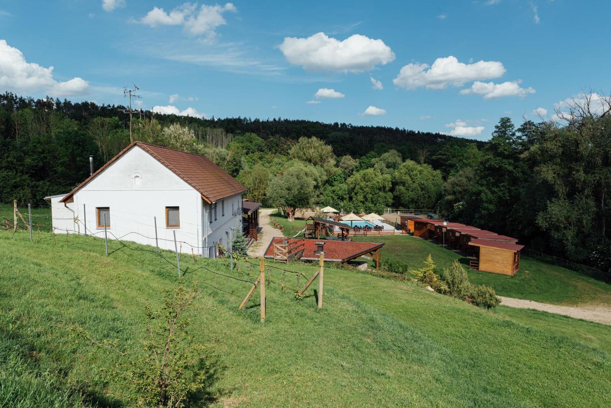 Rekreační a jezdecký areál Equifarm Villa Jevišovice Exterior foto