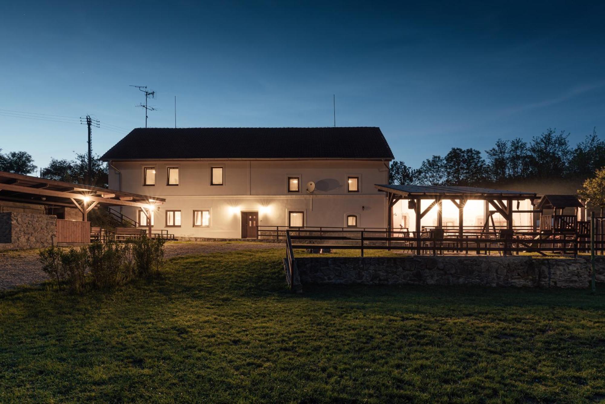 Rekreační a jezdecký areál Equifarm Villa Jevišovice Exterior foto