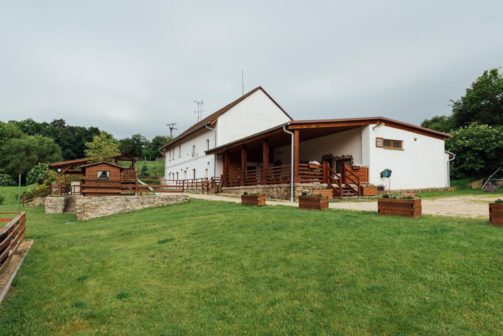 Rekreační a jezdecký areál Equifarm Villa Jevišovice Exterior foto